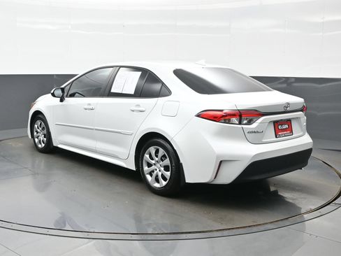 Used 2026 Toyota Corolla LE FWD image 4