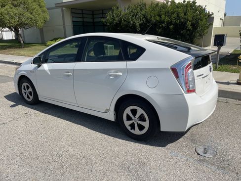 Used 2013 Toyota Prius One image 6