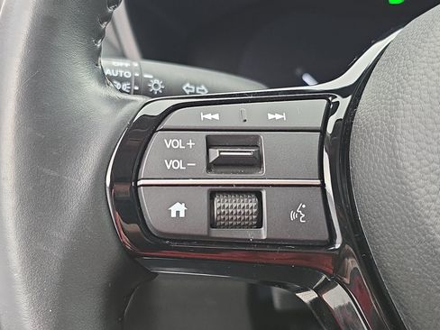 Used 2025 Honda HR-V EX-L image 16