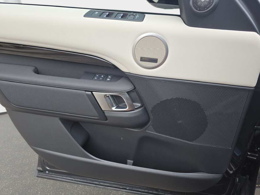 New 2026 Land Rover Discovery S AWD/4WD image 19