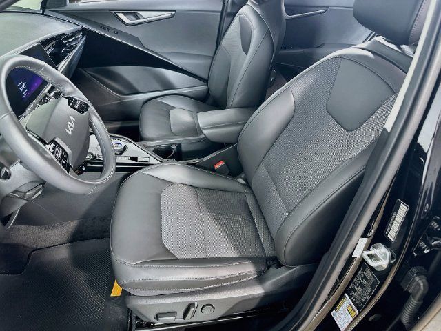 Used 2023 Kia Niro EX w/ EX Cold Weather Package FWD image 15