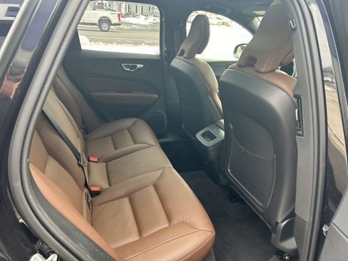 Certified 2025 Volvo XC60 B5 Plus image 7