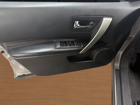 Used 2012 Nissan Rogue SL AWD/4WD image 9