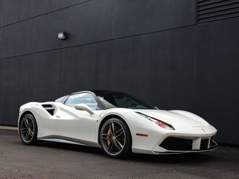 Used 2017 Ferrari 488 Spider image 1