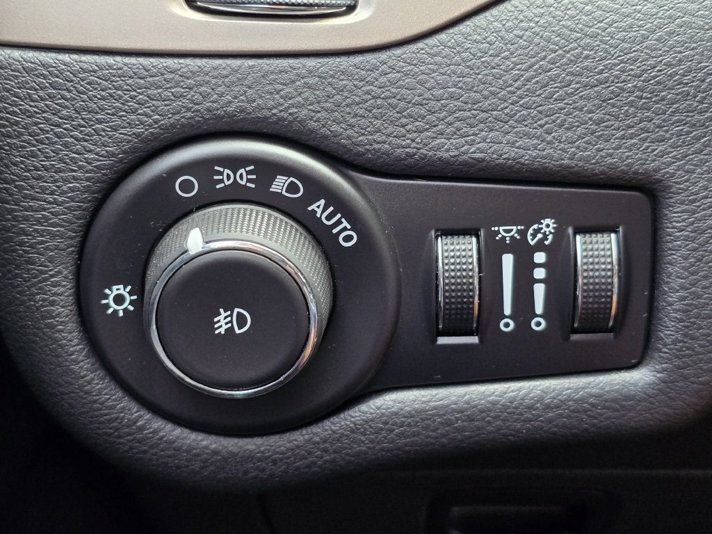 Used 2014 Jeep Cherokee Limited FWD image 32
