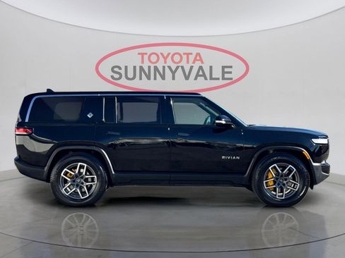 Used 2023 Rivian R1S Adventure image 9