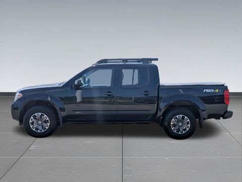 Used 2018 Nissan Frontier 4x4 Crew Cab image 2