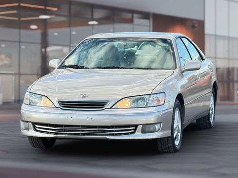 Used 2000 Lexus ES 330 image 2