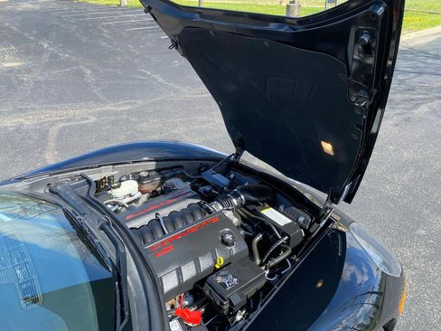 Used 2006 Chevrolet Corvette Convertible w/ Preferred Equipment Group RWD image 43