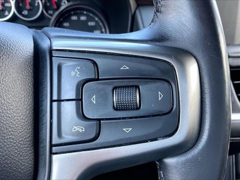 Used 2022 Chevrolet Suburban LS RWD image 21