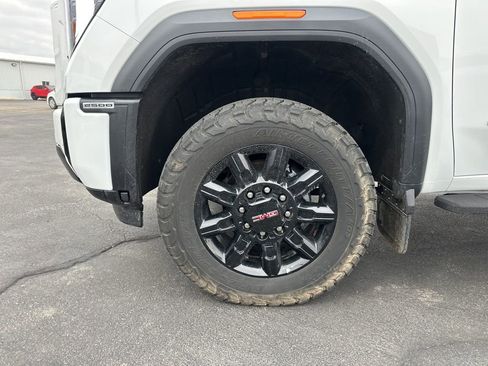 Used 2025 GMC Sierra 2500 AT4 w/ Technology Package image 23