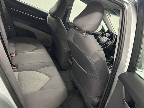 Used 2018 Toyota Camry LE image 30