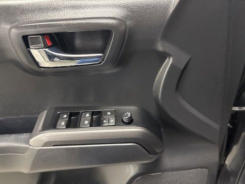 Certified 2023 Toyota Tacoma TRD Off-Road image 26