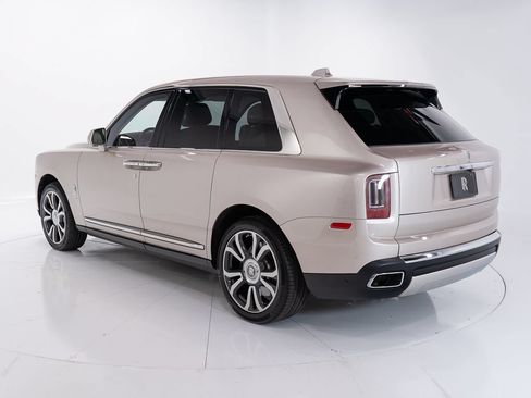 Certified 2019 Rolls-Royce Cullinan AWD/4WD image 3