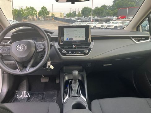 Used 2024 Toyota Corolla LE image 31