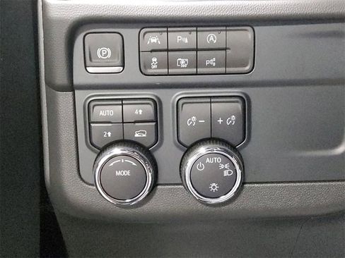 Used 2025 Chevrolet Tahoe LS image 27