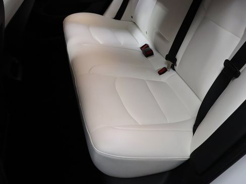 Used 2023 Tesla Model 3 Standard Range image 40