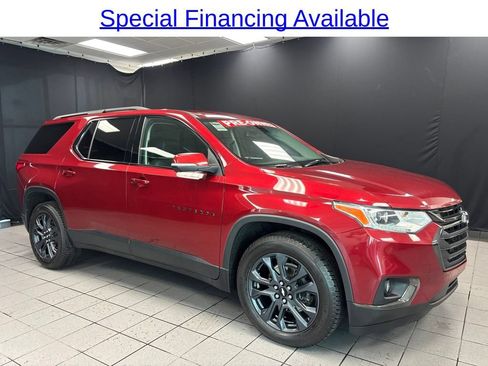 Used 2021 Chevrolet Traverse RS FWD image 1