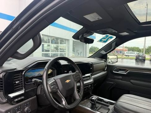 Certified 2025 Chevrolet Silverado 1500 High Country w/ Technology Package AWD/4WD image 7