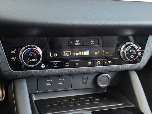 New 2026 Mitsubishi Outlander SEL FWD image 20