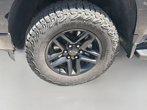 Used 2024 Chevrolet Silverado 1500 Custom Trail Boss AWD/4WD image 29