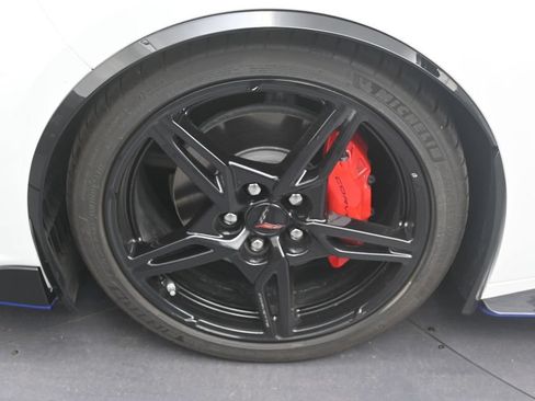 Used 2025 Chevrolet Corvette Stingray Coupe w/ 1LT RWD image 9