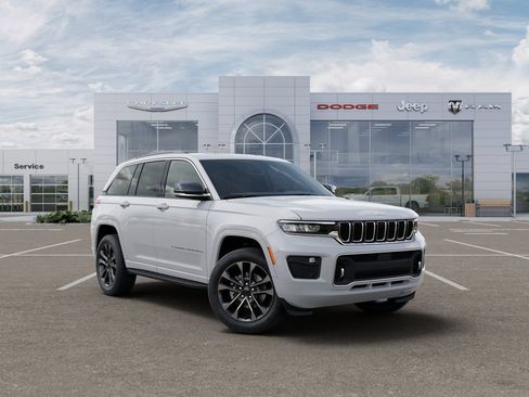 New 2025 Jeep Grand Cherokee Overland w/ Adv Protech Group III AWD/4WD image 5
