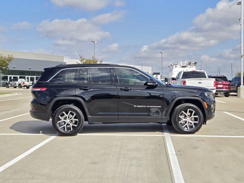 New 2025 Jeep Grand Cherokee Limited w/ Luxury Tech Group II image 6