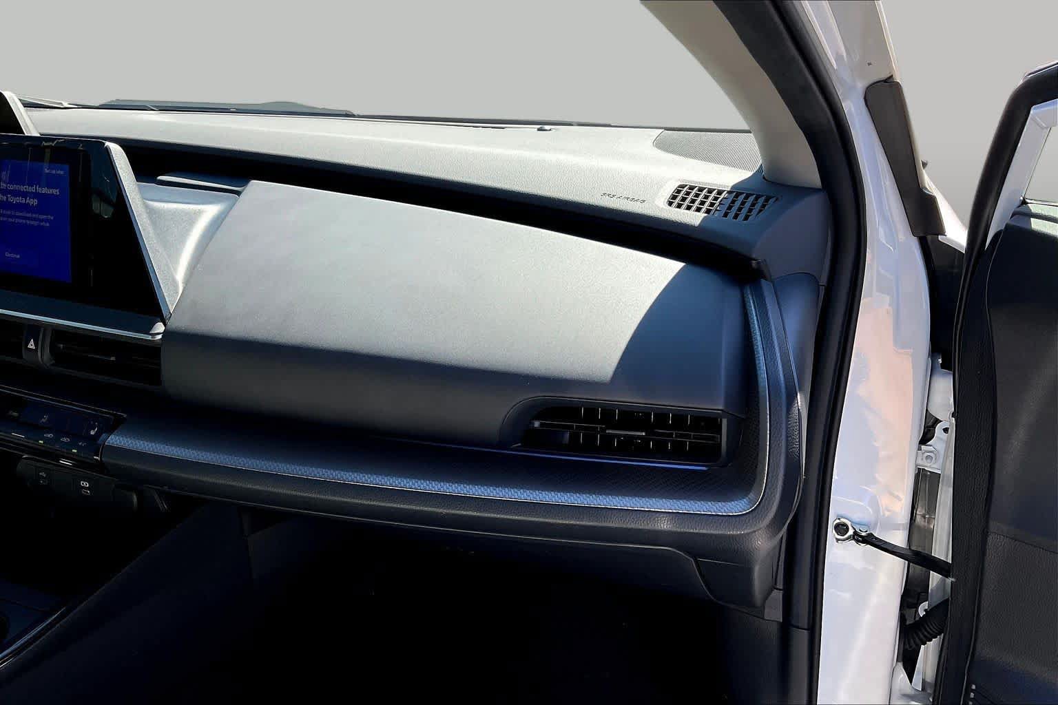 Used 2025 Toyota Prius XLE FWD image 18