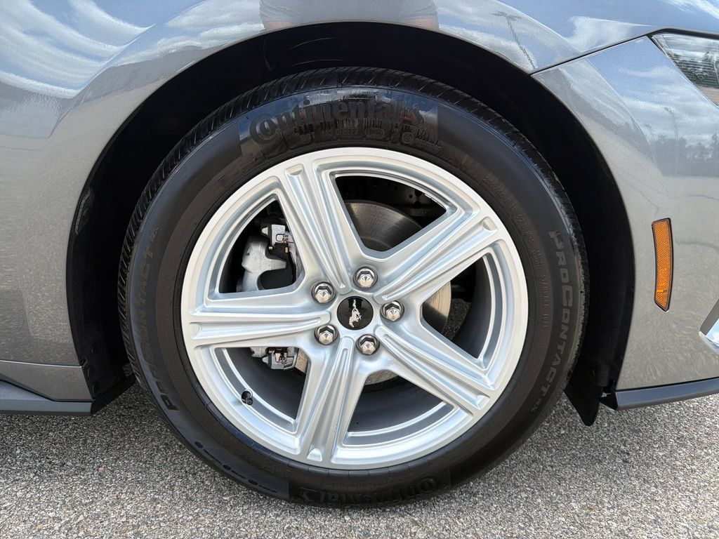 Used 2026 Ford Mustang Premium RWD image 10