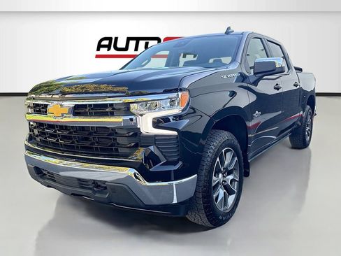 Used 2025 Chevrolet Silverado 1500 LT AWD/4WD image 3