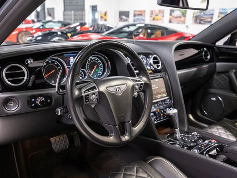 Used 2017 Bentley Flying Spur S V8 AWD/4WD image 10