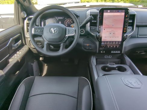 New 2026 RAM 2500 Laramie AWD/4WD image 14