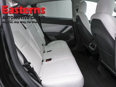 Used 2022 Tesla Model Y Performance AWD/4WD image 17