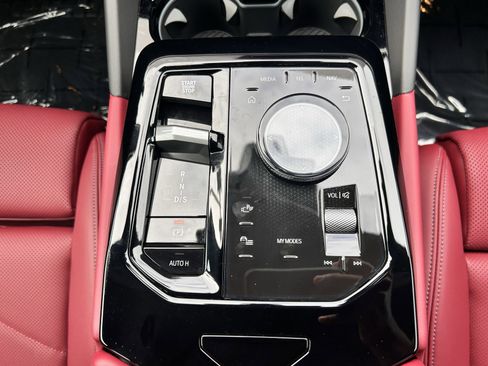 Used 2025 BMW 530i xDrive w/ M Sport Package image 12