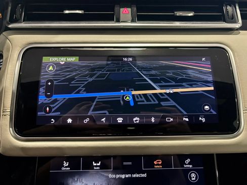 Used 2018 Land Rover Range Rover Velar R-Dynamic SE AWD/4WD image 37