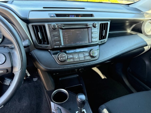 Used 2015 Toyota RAV4 XLE AWD/4WD image 14