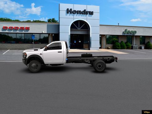 New 2026 RAM 5500 Tradesman AWD/4WD image 3