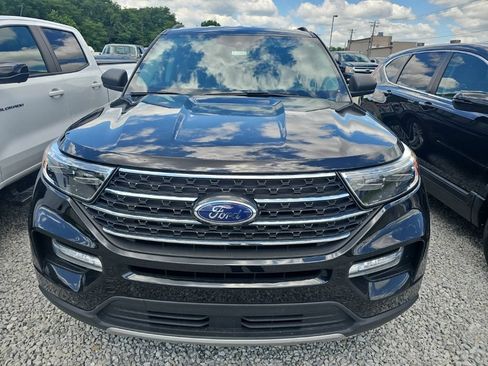 Used 2023 Ford Explorer XLT w/ Equipment Group 202A AWD/4WD image 2