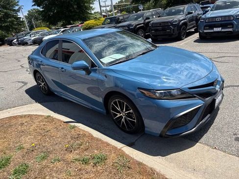 Used 2023 Toyota Camry SE FWD image 5