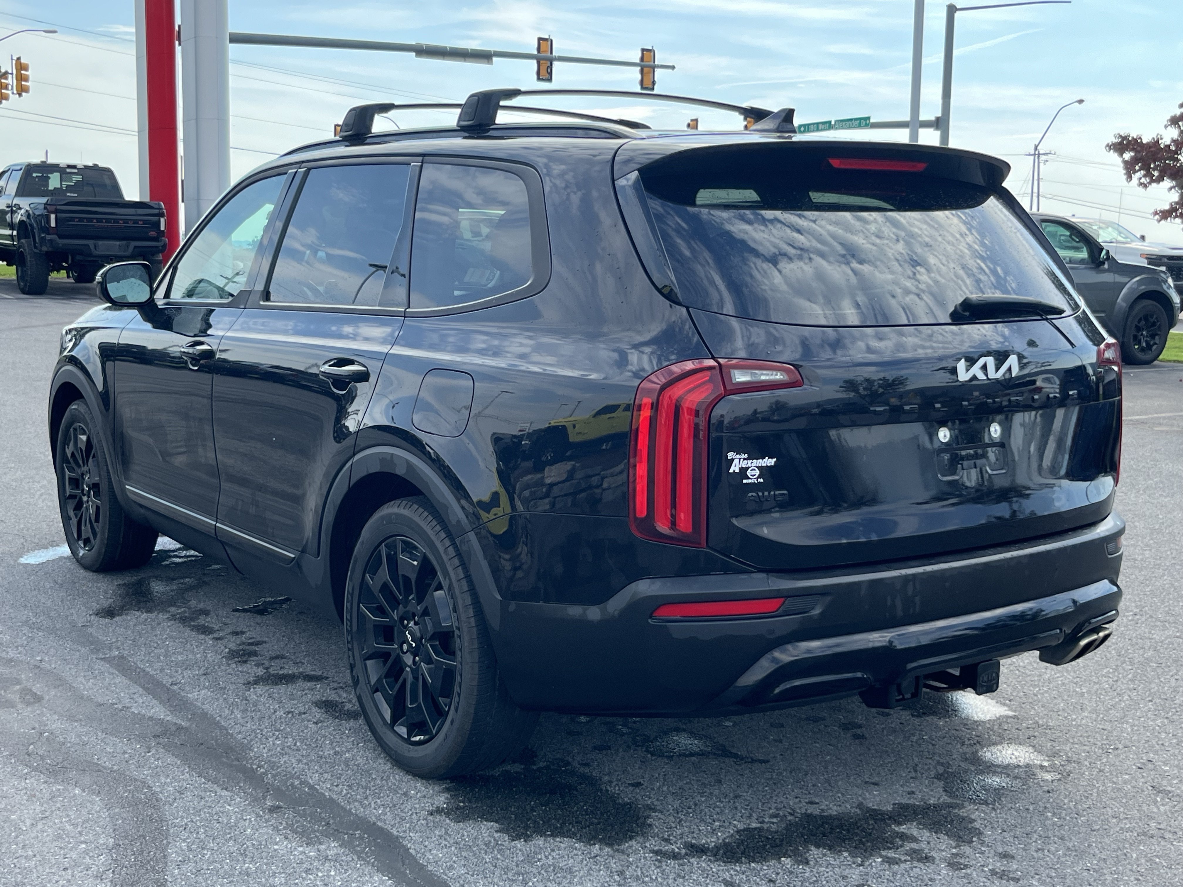 Used 2022 Kia Telluride SX w/ SX Prestige Package AWD/4WD image 9