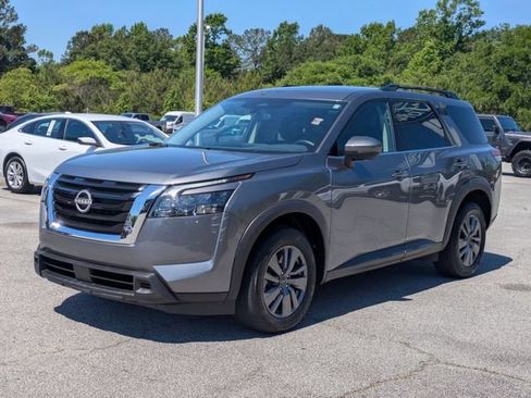 Used 2025 Nissan Pathfinder SV AWD/4WD image 7