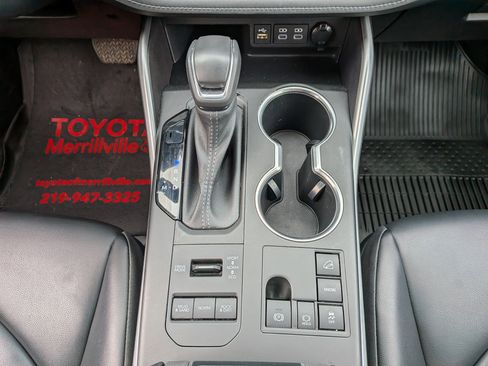 Certified 2023 Toyota Highlander XLE image 34