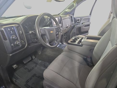 Used 2018 Chevrolet Silverado 1500 Custom w/ Custom Value Package AWD/4WD image 19