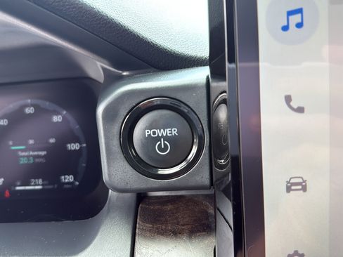 Used 2025 Toyota Tacoma Limited AWD/4WD image 30