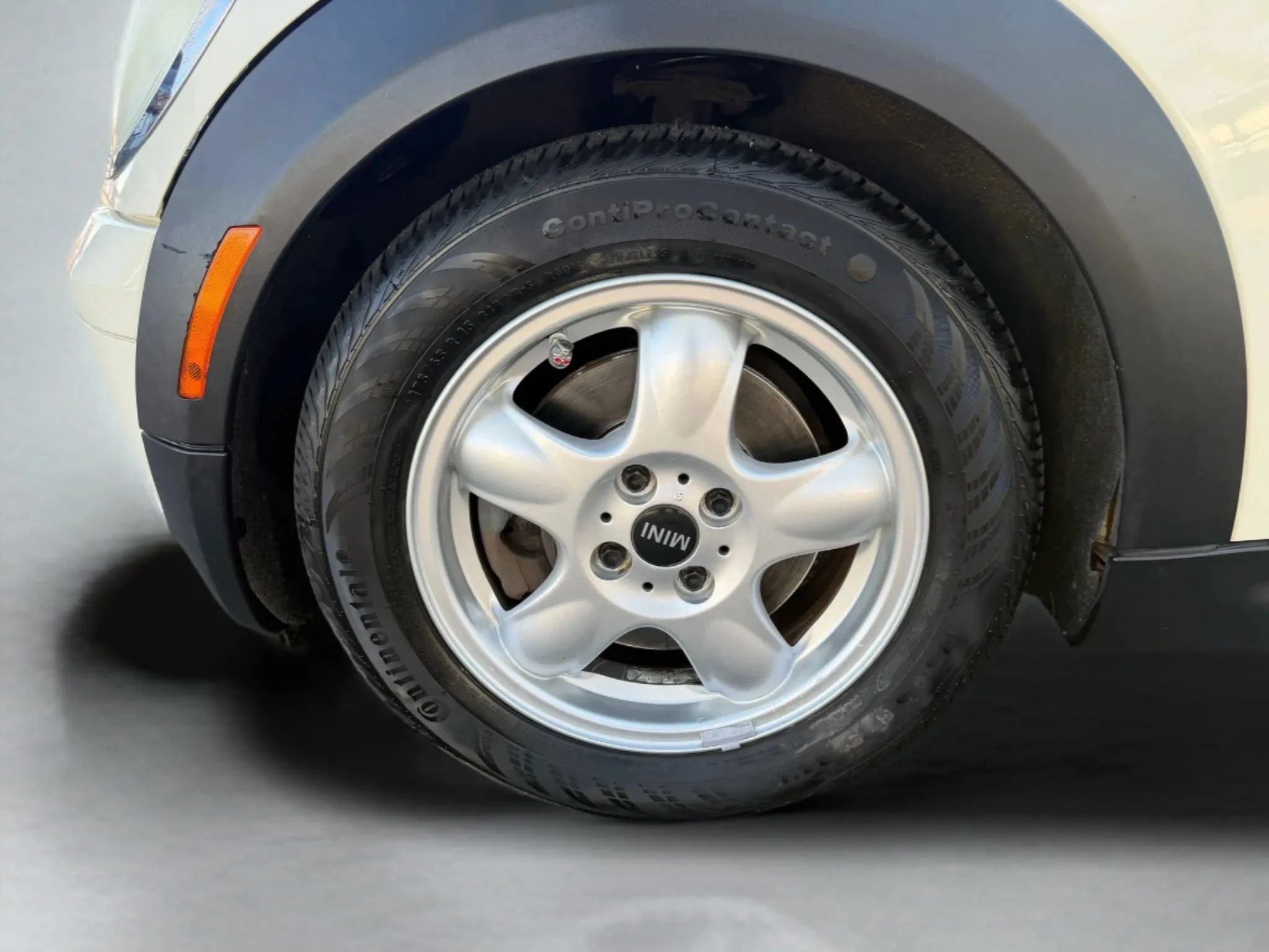 Used 2010 MINI Cooper Hardtop FWD image 31