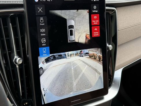 Certified 2025 Volvo XC90 B5 Plus image 26