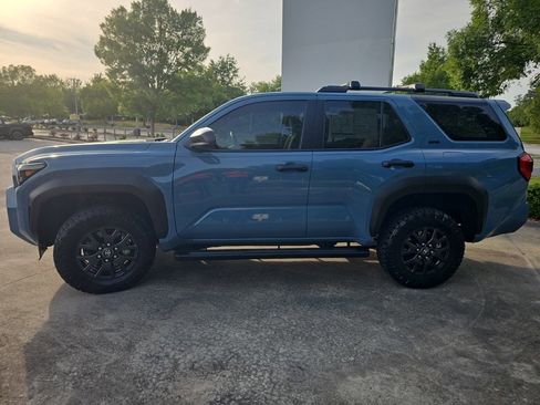 Used 2026 Toyota 4Runner SR5 AWD/4WD image 17