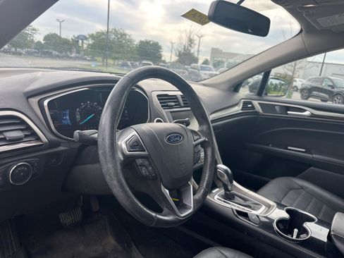 Used 2016 Ford Fusion SE w/ Equipment Group 202A FWD image 14