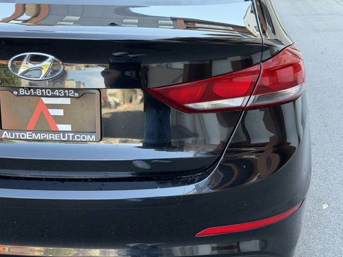 Used 2018 Hyundai Elantra Value Edition FWD image 6